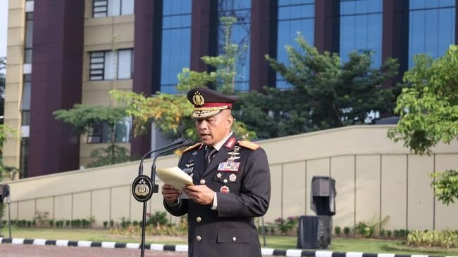 polda-riau-menggelar-upacara-peringatan-hari-sumpah-pemuda-1761617094195_169