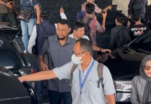 KPK Geledah Kantor Gubernur Riau, Sita Dokumen Anggaran