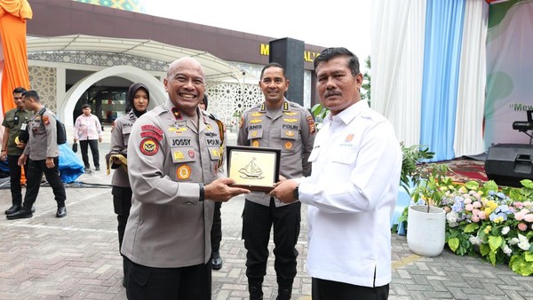 polda-riau-membuka-property-expo-menghadirkan-rumah-layak-huni-bagi-personel-1764055105879_169