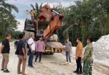 Polisi dan TNI Gerebek Tambang Batu Ilegal di Desa Sungai Pinang Riau, 2 Pelaku Ditangkap