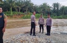 Bocah 8 Tahun Tenggelam di Aliran Sungai Ngaso Rohul